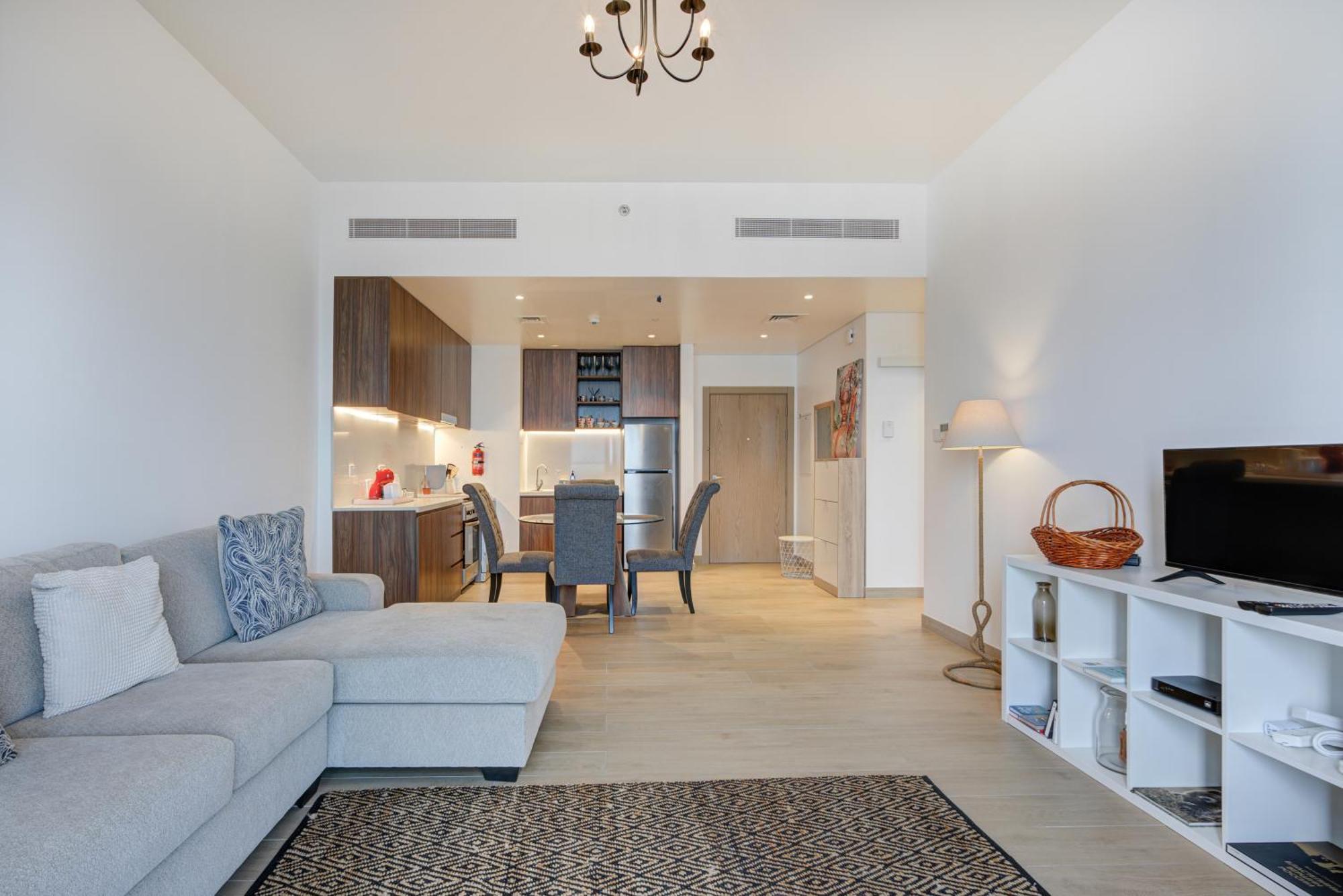 Trophy - Serene Abode Near The Coast Apartment Dubai