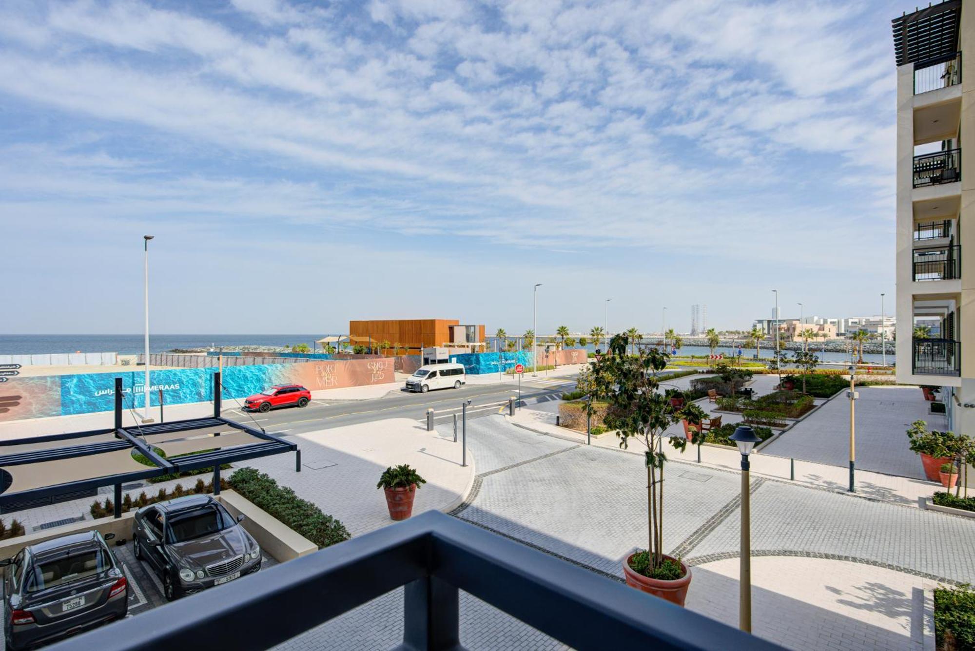 Trophy - Serene Abode Near The Coast Apartment *