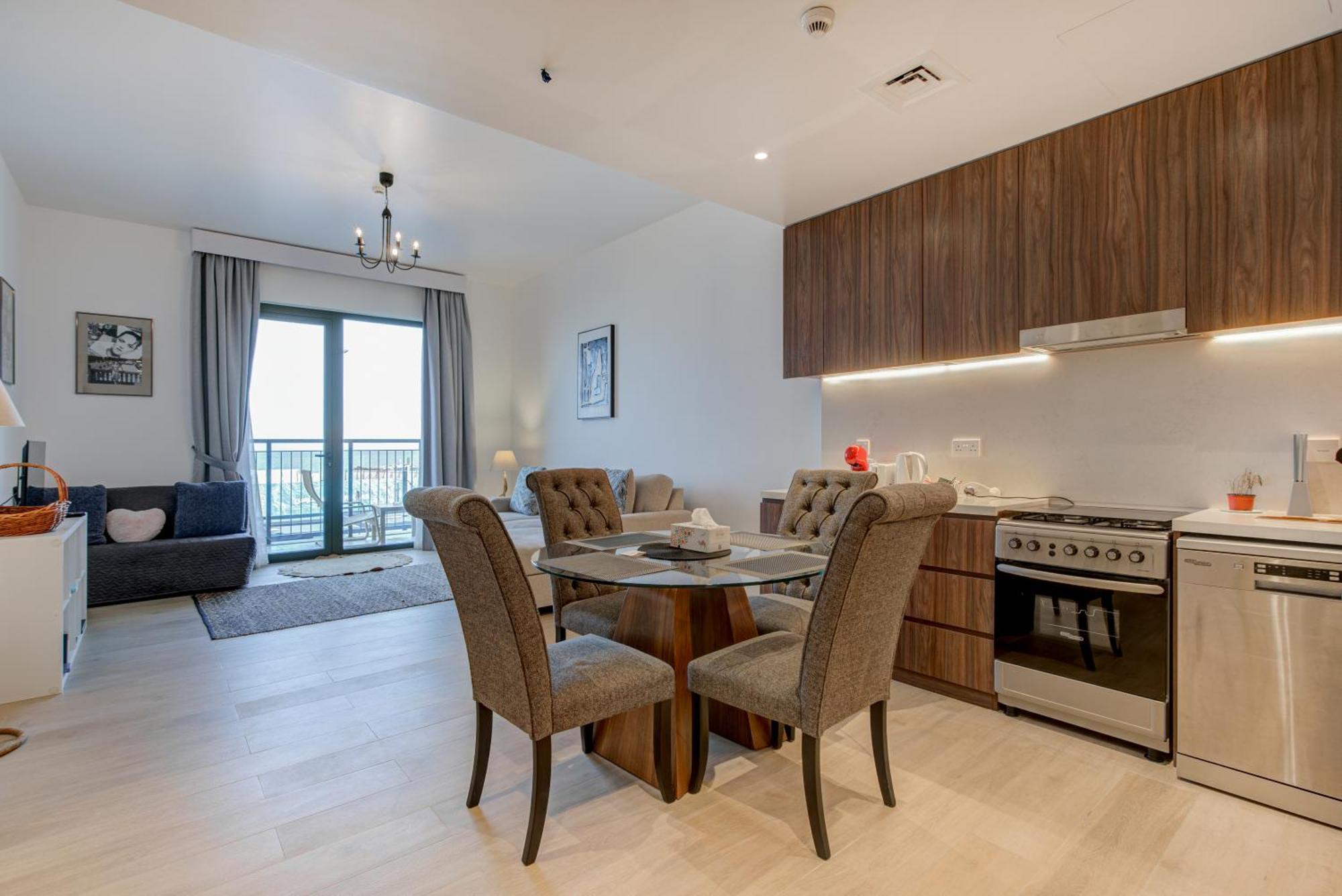 Trophy - Serene Abode Near The Coast Apartment